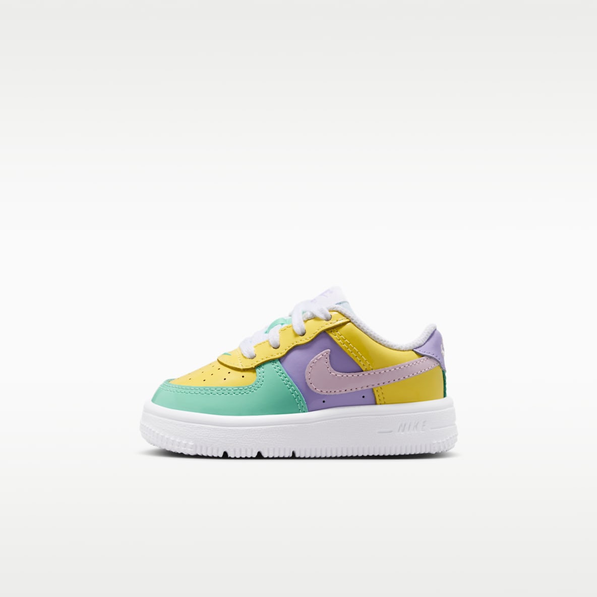 Yellow Air Force 1 Shoes. Nike.com